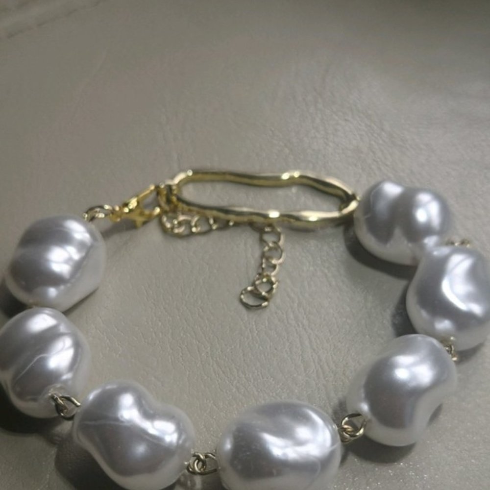 BRACELET/ PERLS/NEW/ YOUR CAPE COD